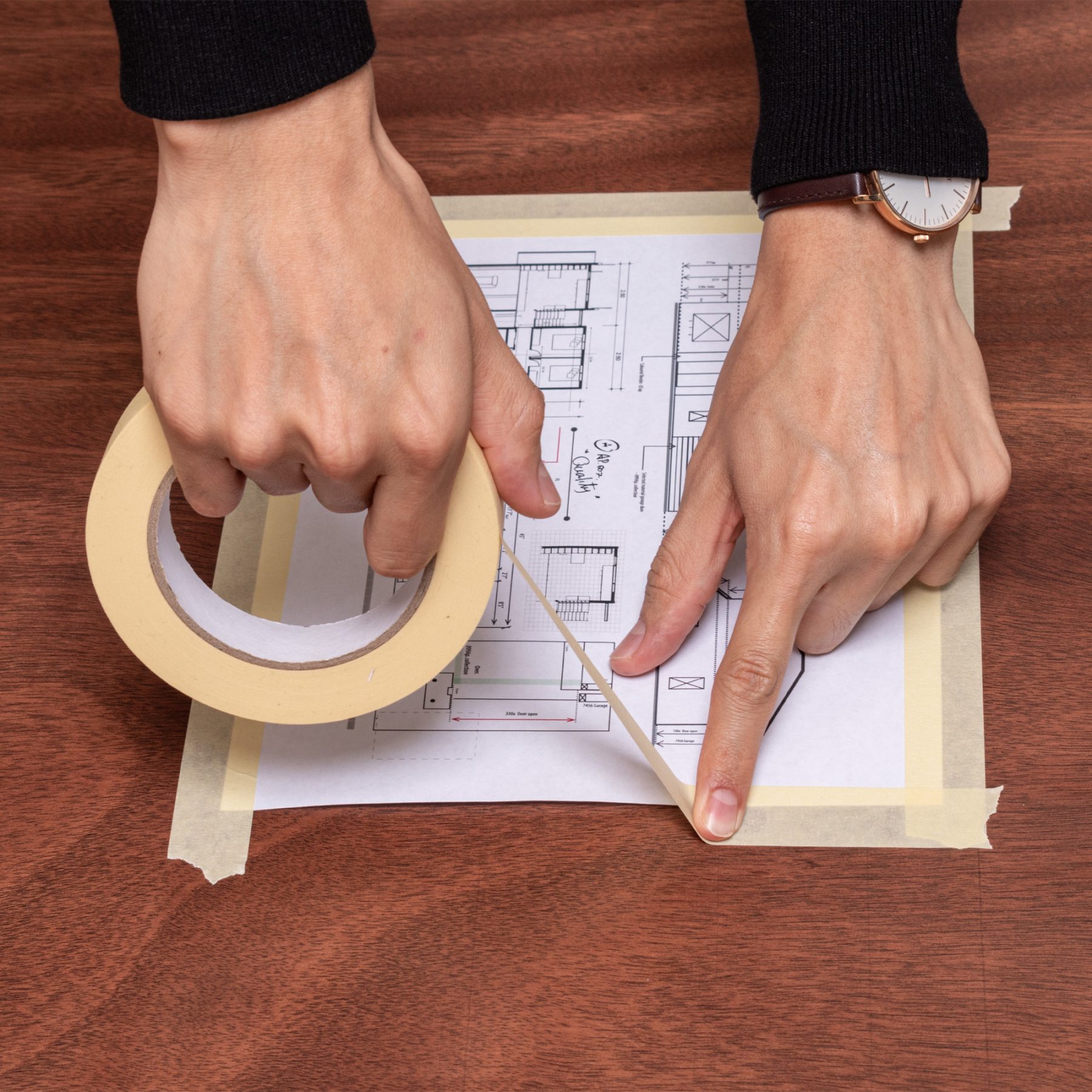 ¿Por qué no se debe cerrar una caja con Masking Tape?