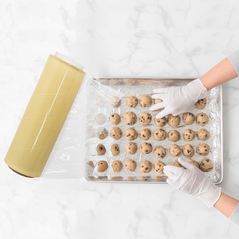 Papel aluminio y película PVC: aliados estratégicos en la conservación de alimentos